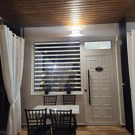 Apartman Luxury Artisti Elena 1